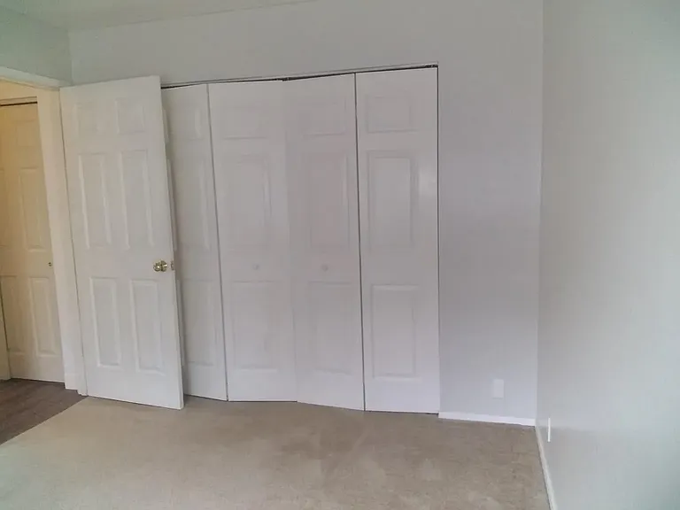 1015 Clinton Dr — Photo 6