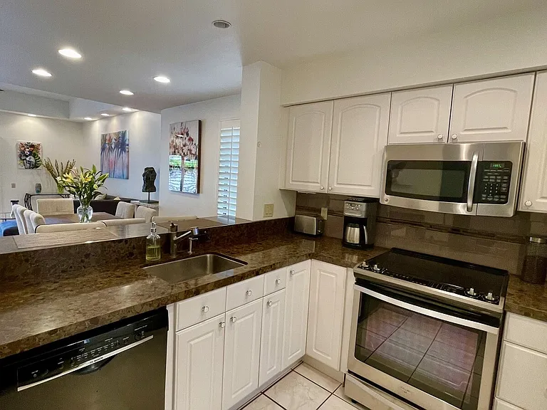 817 E Arenas Rd — Photo 9