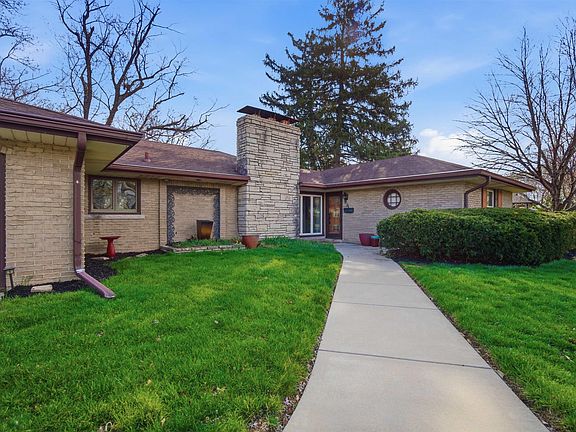 4th image of 4042 N Brookmont Rd