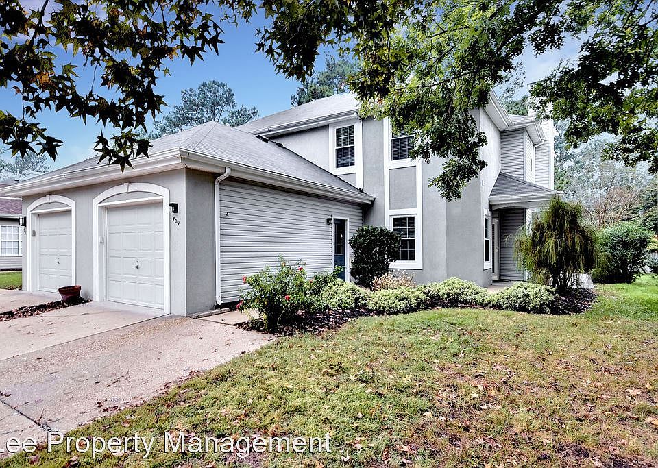 1st image of 709 W Willow Point Pl