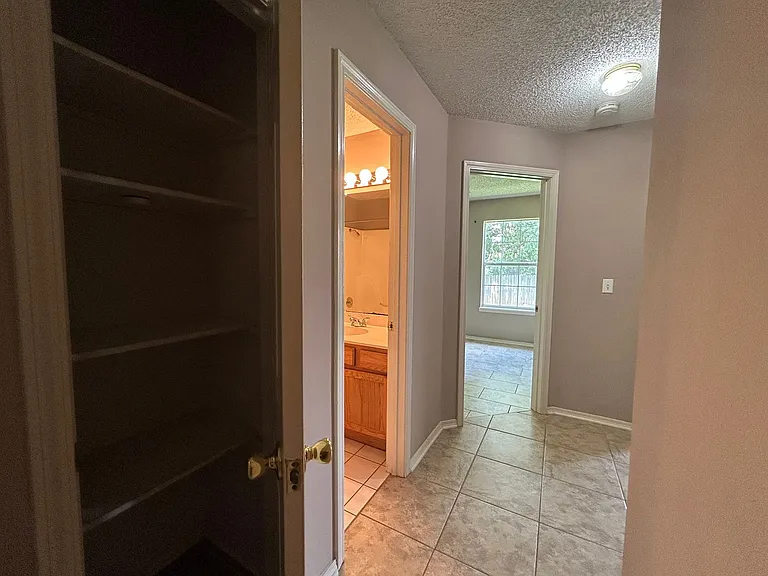 4694 W Dover St — Photo 31