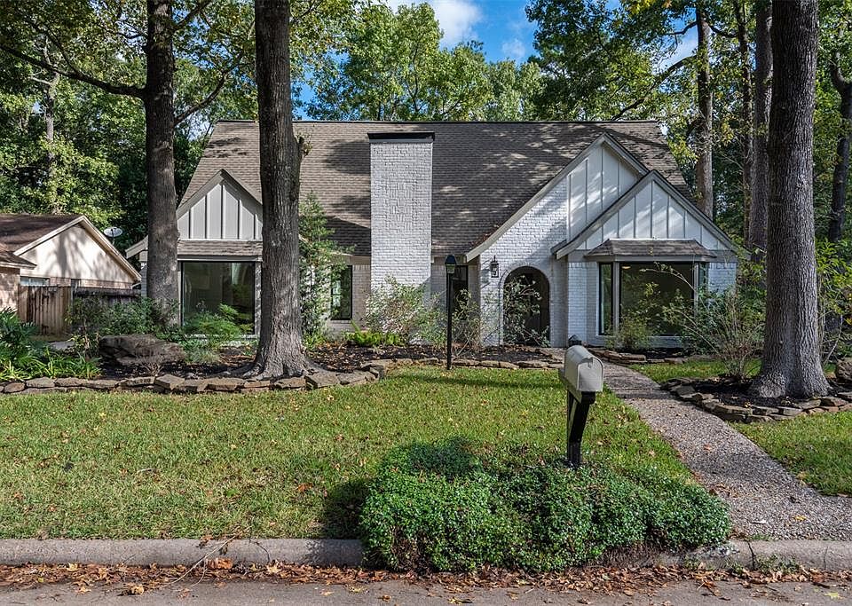 1st image of 2235 Lakeville Dr
