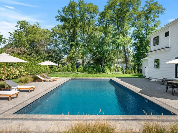 660 Sutton Place, Greenport, NY 11944