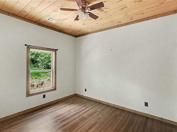 4th image of 78 Lake Top Ln