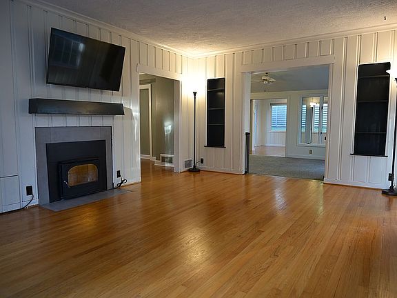 2nd image of 2916 S 26th St