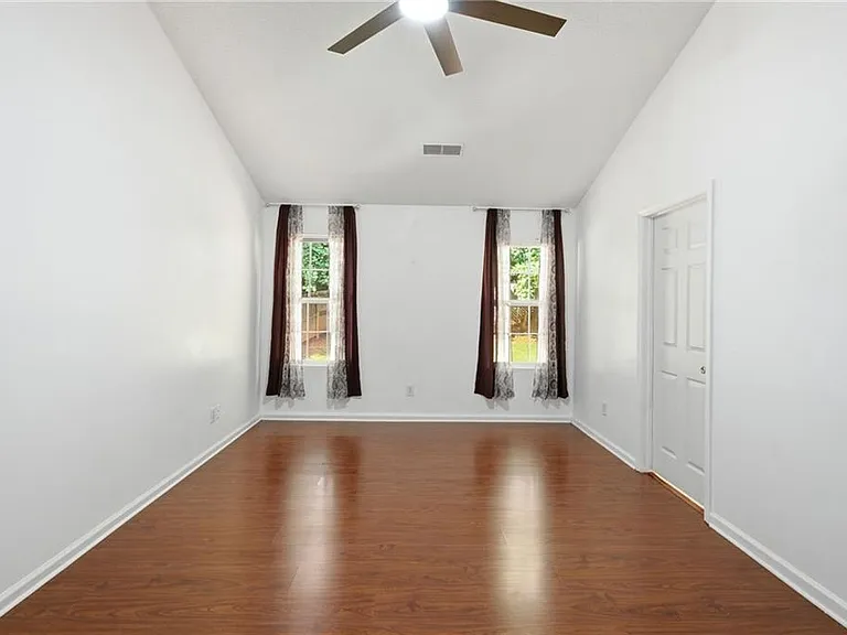 575 Chandon Way — Photo 18