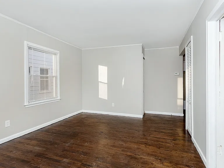 2318 Fisher St — Photo 8