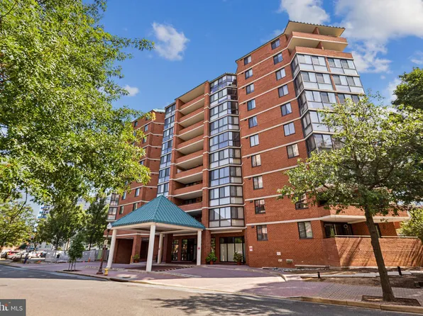 1001 N Randolph St APT 322, Arlington, VA 22201