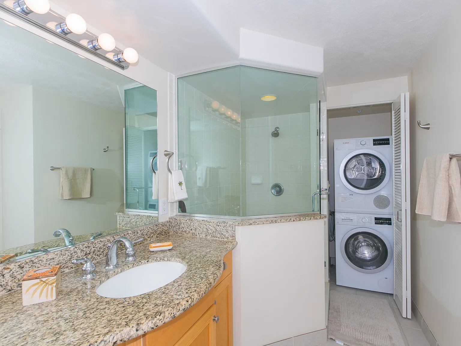 343 Hobron Lane 1605 - 1 — Photo 4