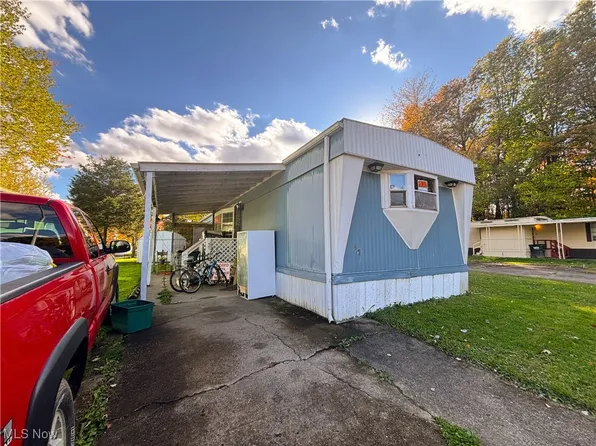 57 Redwood Dr, Beloit, OH 44609