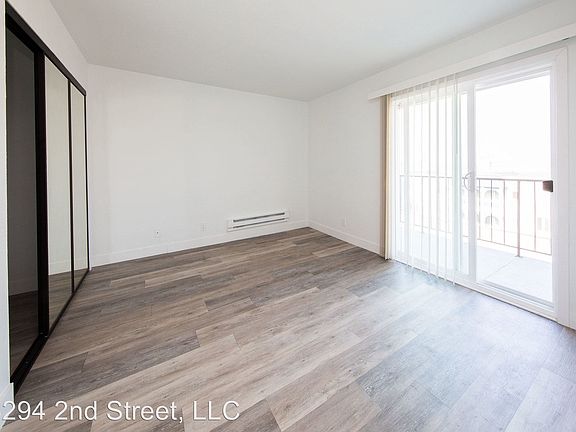 4th image of 23924 2nd St APT 106