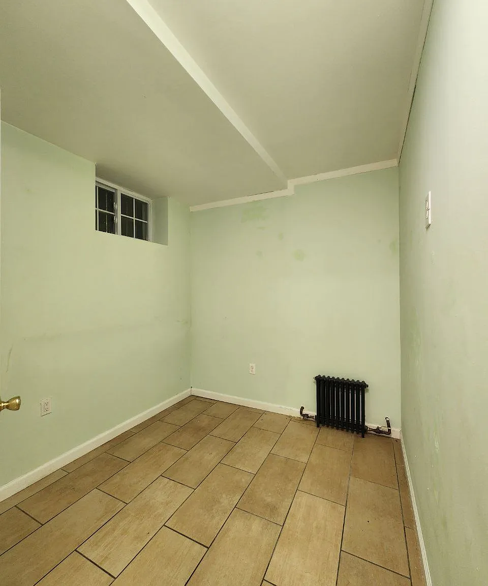 2 bed, 824 sqft, $2,500 — Photo 2