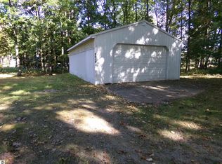4614 Elm Dr, Beaverton, MI 48612
