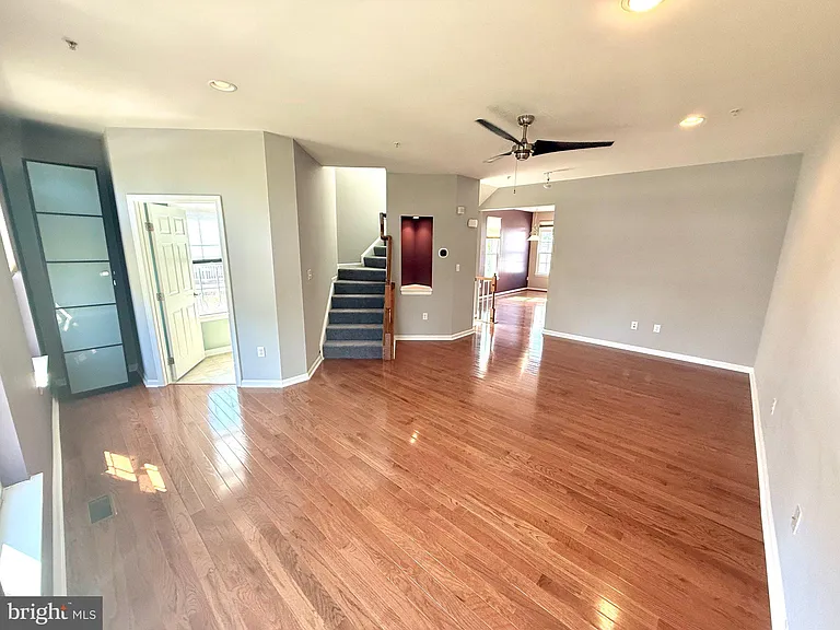 9407 Aston Villa #52 — Photo 16