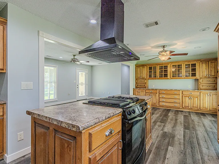 306 N Center Hill Rd — Photo 15