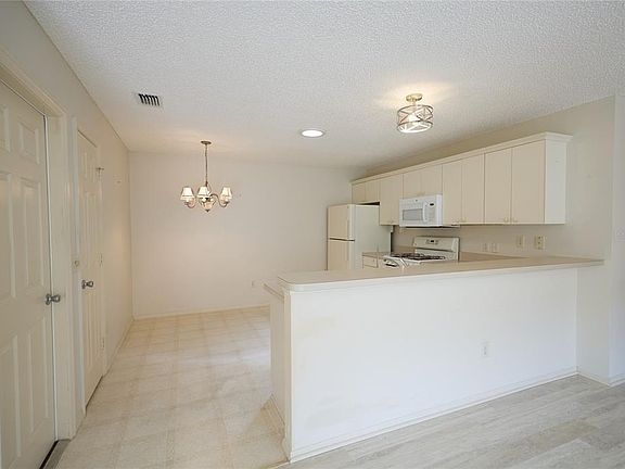 5th image of 2331 Riley Rd