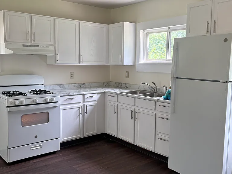 4173 Powell Ave — Photo 8