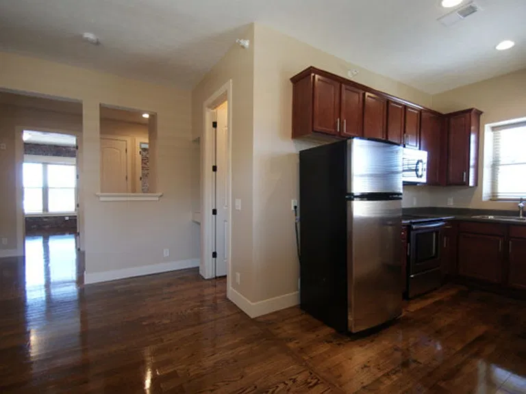 2934 Leavenworth St — Photo 48