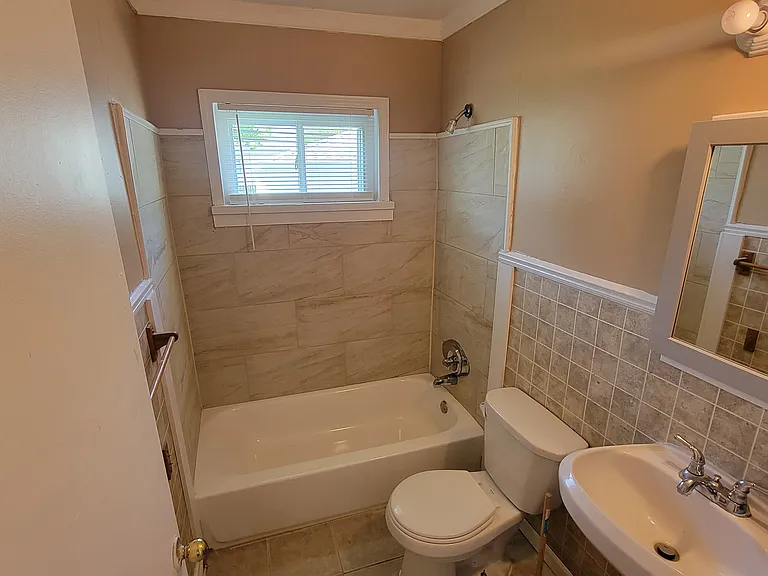 23153 Stewart Ave — Photo 9
