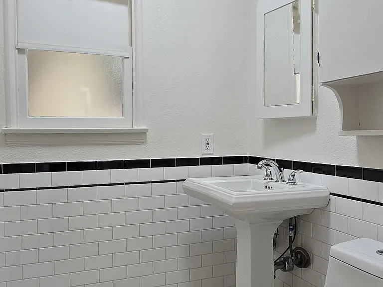 1608 Silver Lake Blvd — Photo 14