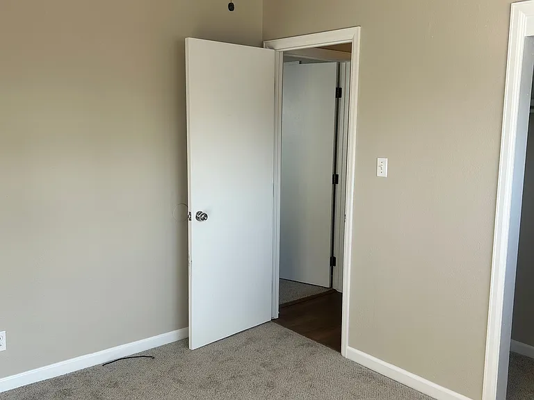 88 Rose Dr — Photo 23