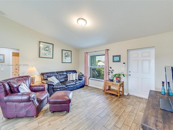 5th image of 3035 E Briarwood Cir
