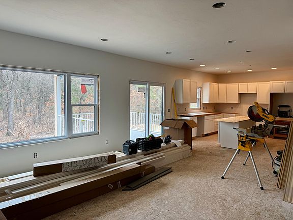 3rd image of 404 Sabine Dr #9