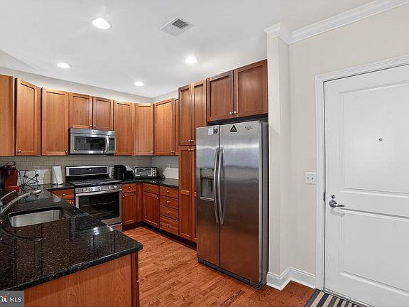 2nd image of 700 Commodore Ct Unit 2705