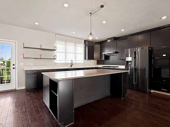 4th image of 443 Tall Oaks Dr