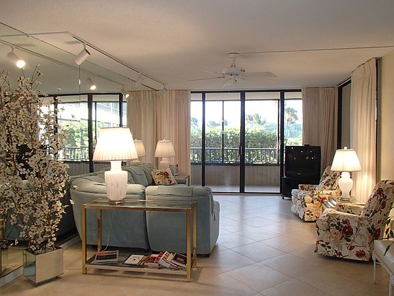 4th image of 1357 NE Ocean Blvd APT 113