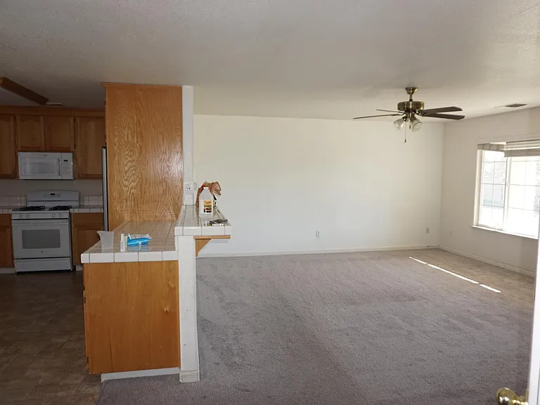 1914 S Sinclair Ave — Photo 12