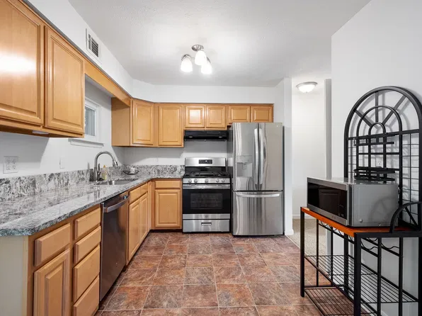325 Clavale Dr, North Versailles, PA 15137