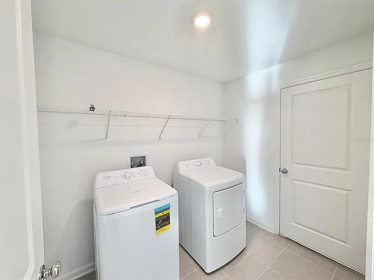 2122 Chris Dr — Photo 15
