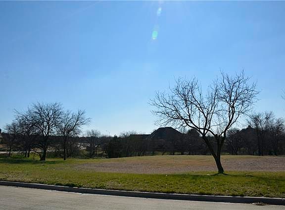 5th image of 2808 Fairway Dr