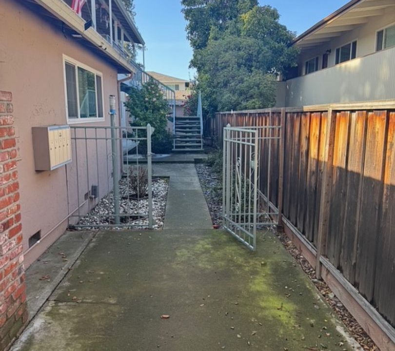 1st image of 258 Palo Alto Ave APT 1