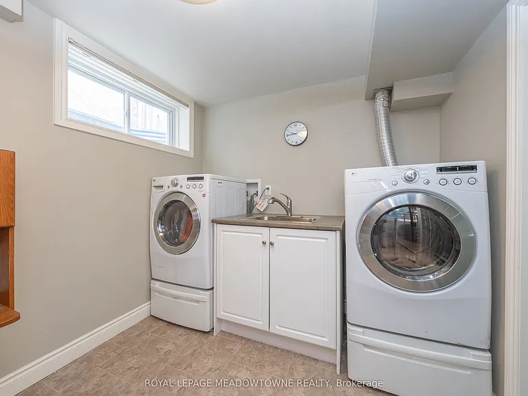 14 Costigan Ct — Photo 31