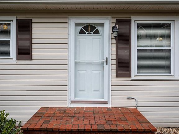 2nd image of 3439 Shen Lake Dr