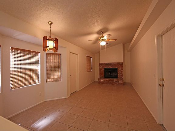 2nd image of 2317 E Catalina Ave