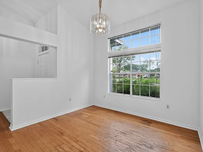 2324 NW 40th Pl — Photo 13