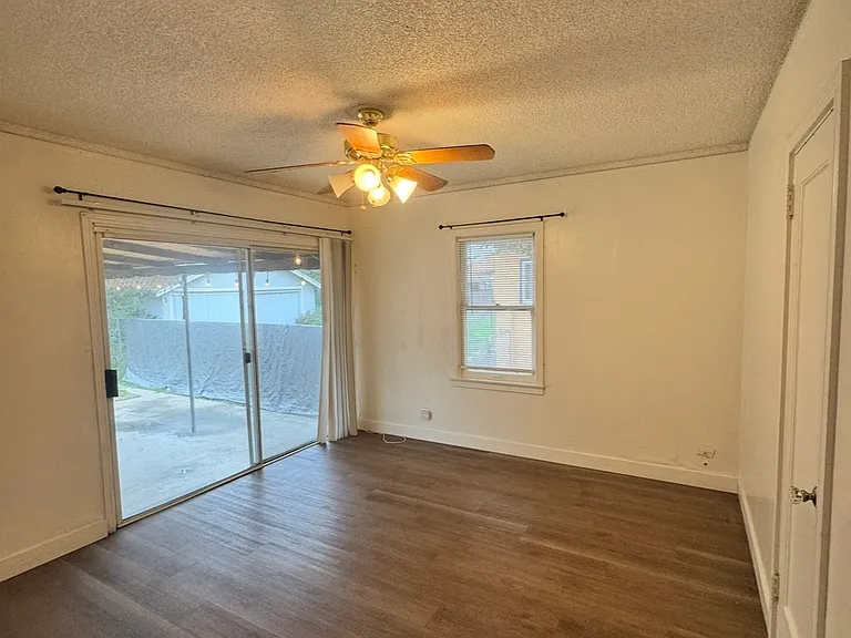 1361 N Safford Ave — Photo 10