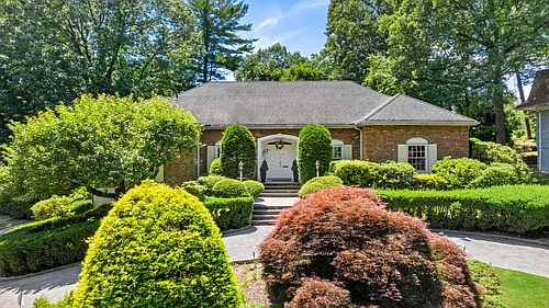 56 Sycamore Rd Photo 1