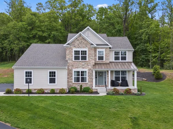 198 Oak Grove Rd, Morgantown, PA 19543
