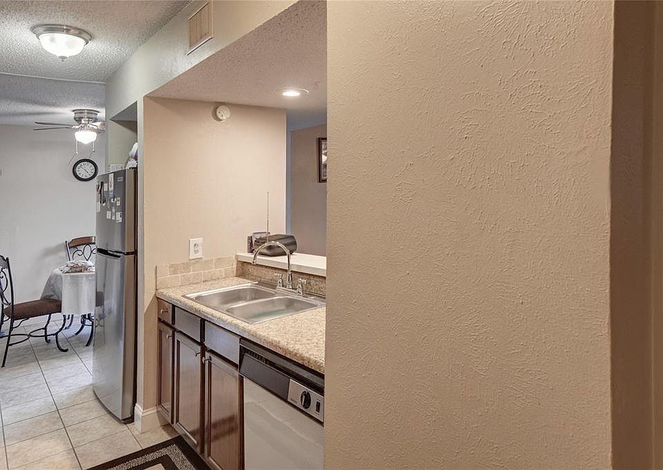 ANOTHER VIEW OF THE KITCHEN