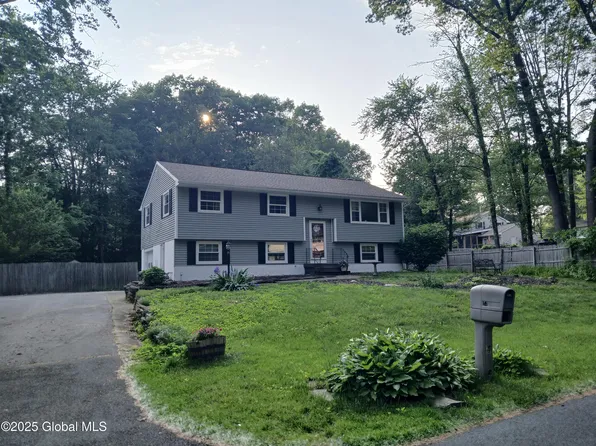 14 Bayberry Drive, Clifton Park, NY 12065