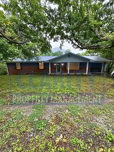 809 Dockery Ln SE Photo 1