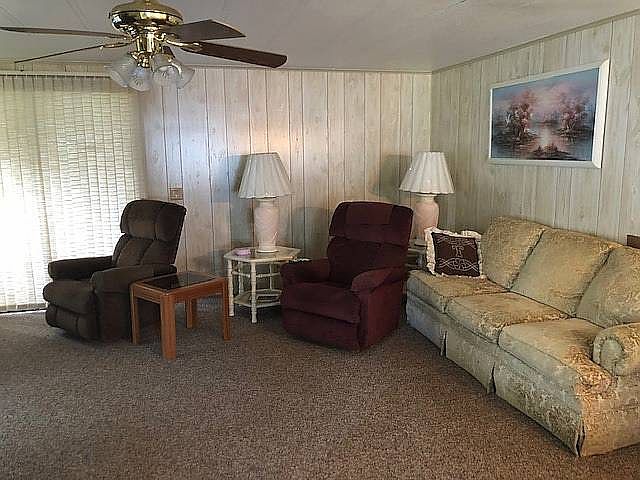 2nd image of 4 Magnolia Ln