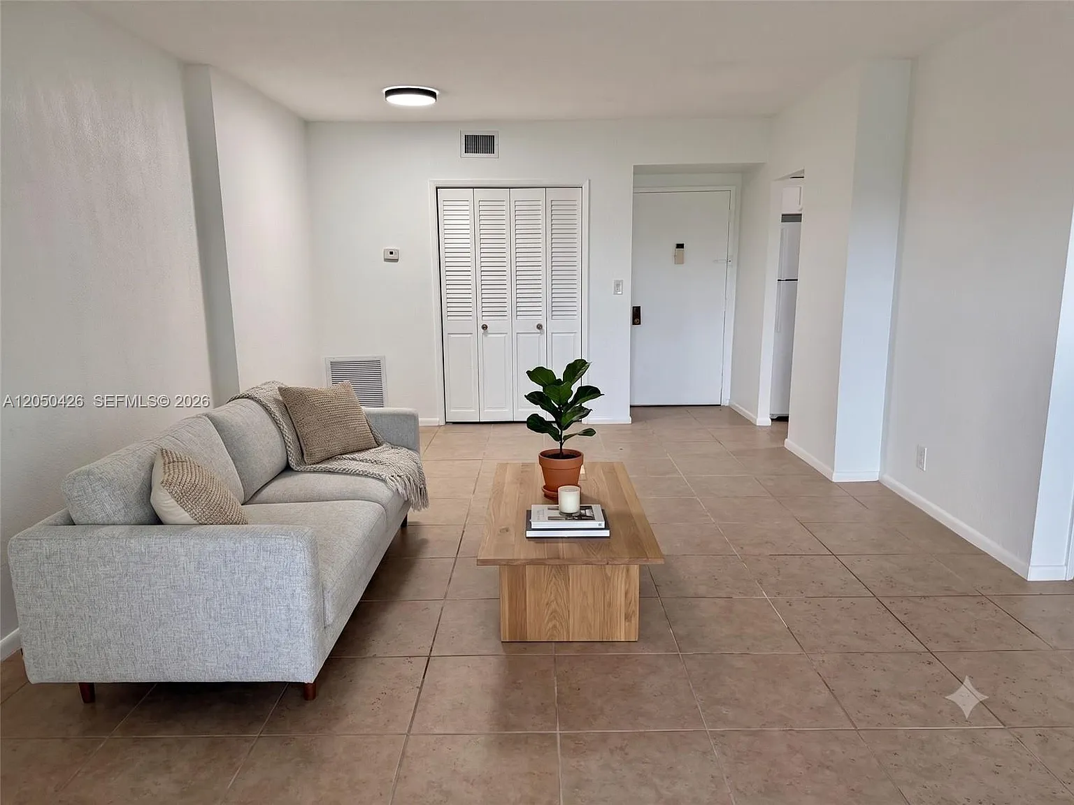 Hillcrest No 21 Condo — Photo 2