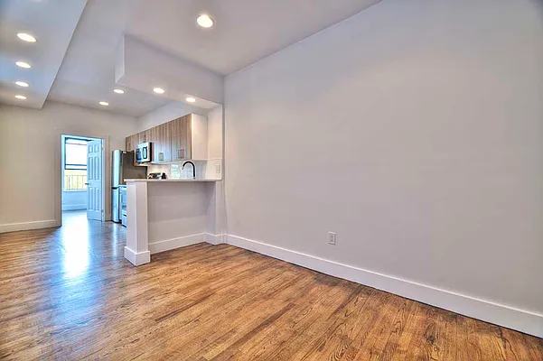 Rented by REAL New York | media 7