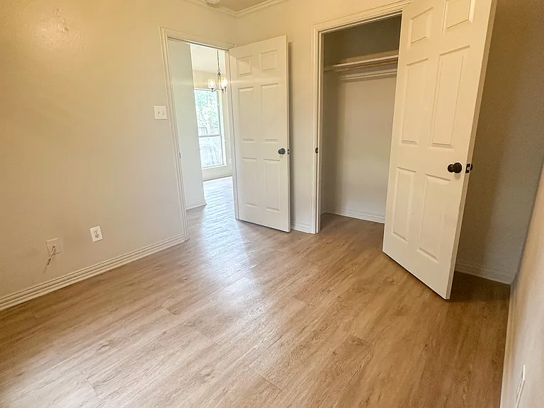 103 N Point Dr — Photo 17