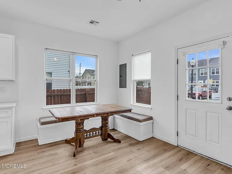1514 Heck Ave — Photo 10